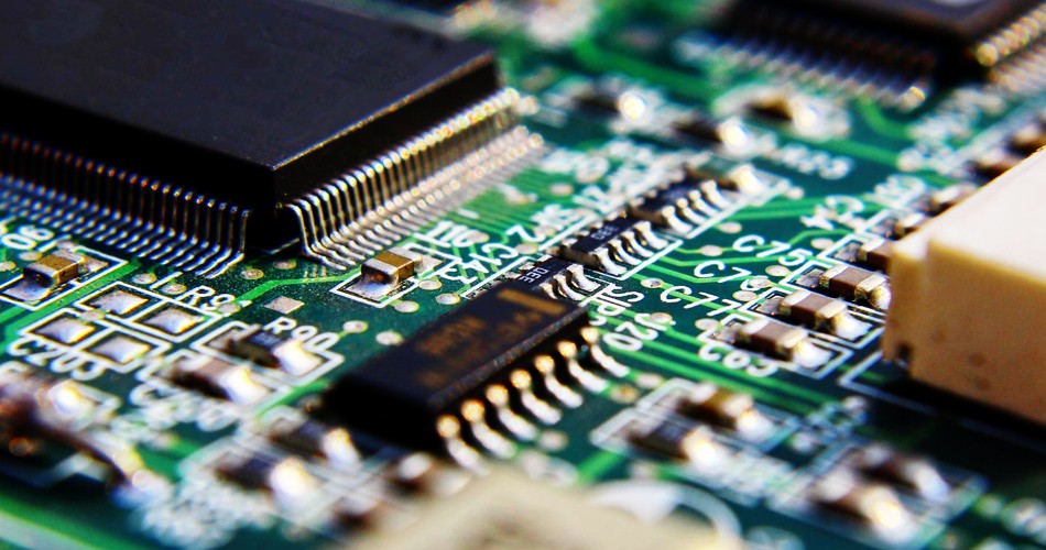 Voedingsruisfiltering en spanningsstabilisatie in PCBA-assemblage