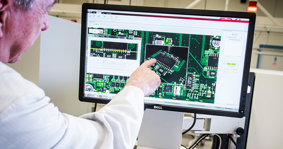 Samenwerking tussen ingenieursteams en projectmanagement bij PCBA-verwerking