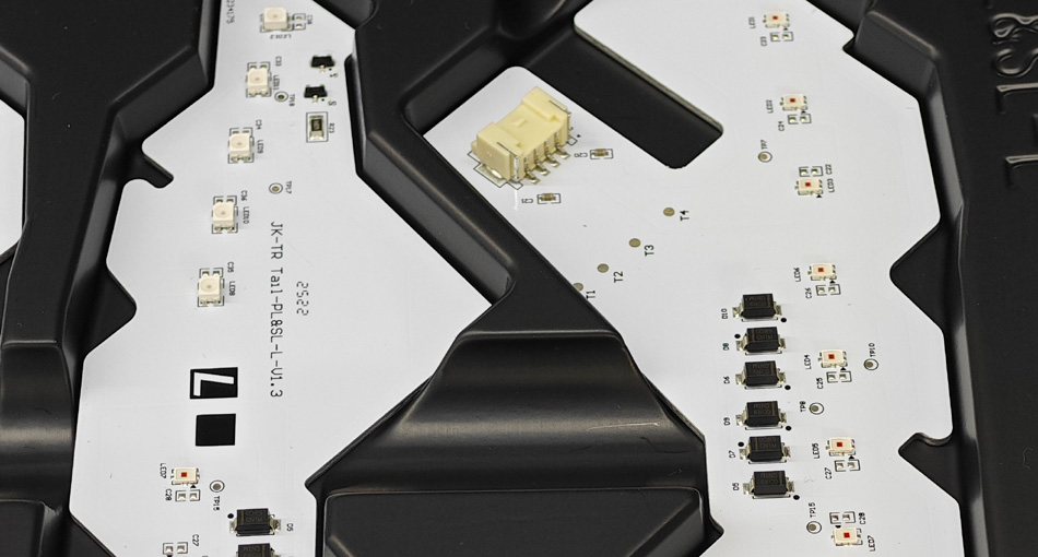 Bespreken van kostenbeheersing en langetermijnpartnerschapsstrategieën voor PCBA-fabrieken